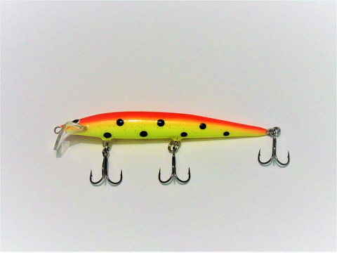 Воблер Ярви Таймень цвет 19