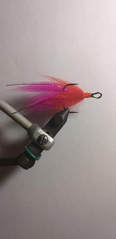 Муха, мушка ручной работы на горбушу